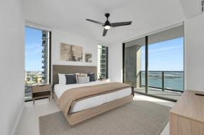 Luxurious 3 Bedroom Condo with 5 star amenities across from Kaseya Center-daily resort fee and parking not included